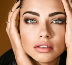 Maybelline - Brow Precise Fiber Filler- 04 Soft Brown - Wenkbrauwmascara -Glam Make-up Verkoop 1200x1086 22