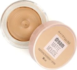 Maybelline Dream Matte Mousse Foundation - 21 Nude 8 Maybelline Dream Matte Mousse Foundation - 21 Nude -Glam Make-up Verkoop 1200x1086 6