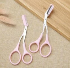 Without Lemons | Wenkbrauwschaar | Wenkbrauw Trimmer | Browshaper | BeautyTool | Gezichts Schaar | Dames| Ontharing | Design | Roze 9 Without Lemons | Wenkbrauwschaar | Wenkbrauw Trimmer | Browshaper | BeautyTool | Gezichts Schaar | Dames| Ontharing | Design | Roze -Glam Make-up Verkoop 1200x1169 8