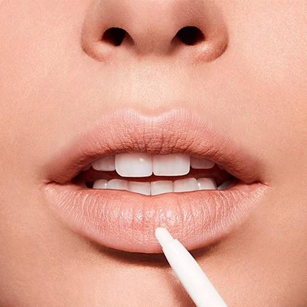 Bourjois Miraculous Lippenpotlood - 1 Transparant 3 Bourjois Miraculous Lippenpotlood - 1 Transparant - Afbeelding 3