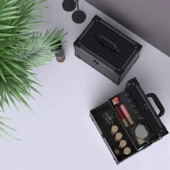 Make Up Koffer- Make Up Organizer- Beautycase -zwart -Make-upkoffer- Multifunctionele Koffer- Make-upkoffer- Sieradenkoffer- Kapperskoffer- Afneembare Schouderriem- Klassieke Zwarte Beautycase -Glam Make-up Verkoop 1200x1200 2374
