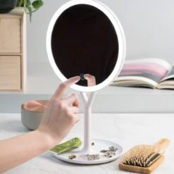 Navaris Make-up Spiegel Met Verlichting - Inclusief Kleinere Handspiegel Met 5x Vergroting - LED-verlichting Met Dim-functie - Wit -Glam Make-up Verkoop 1200x1200 2465