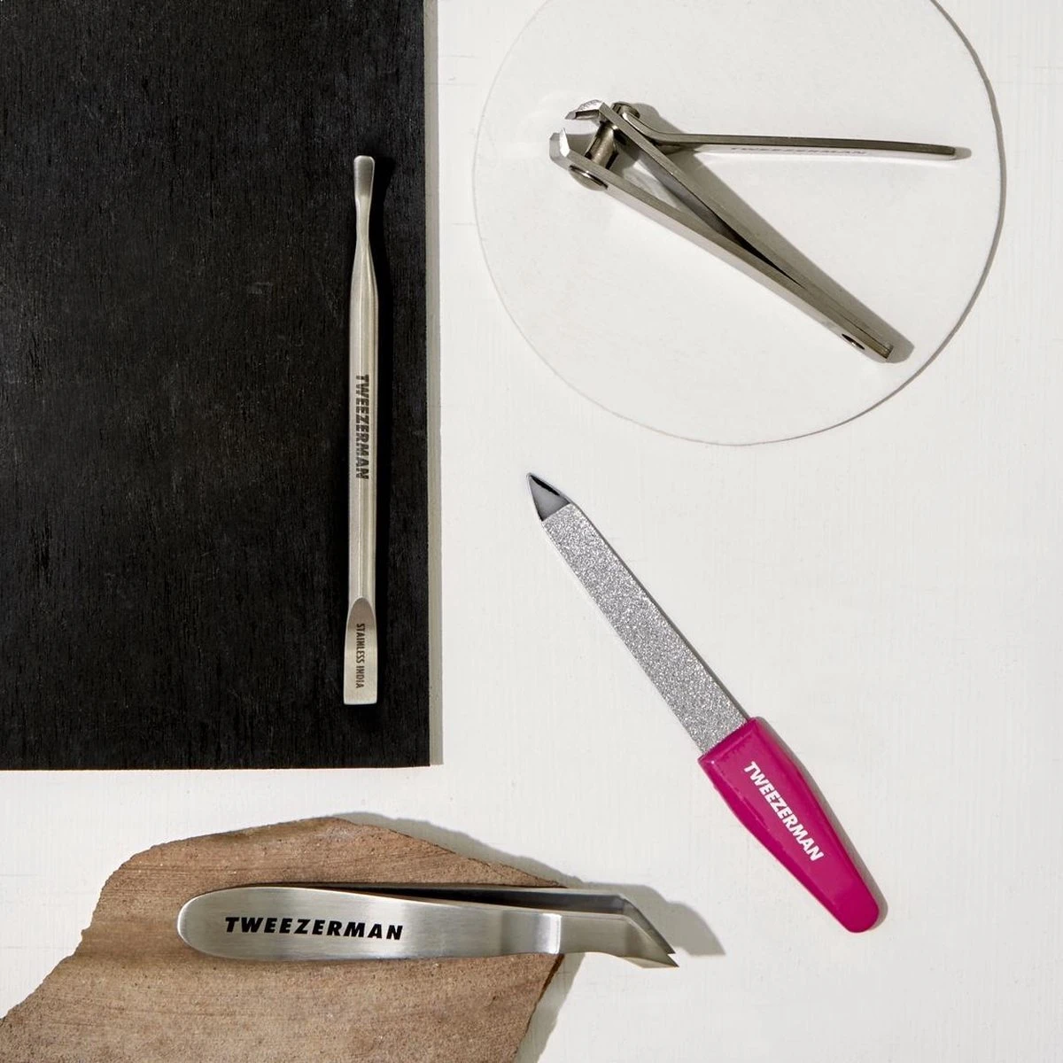 Tweezerman Mini Nagelset - RVS - Manicureset Met Nagelvijl, Nagelknipper, Bokkenpoot En Nagelriemknipper - Roze 4 Tweezerman Mini Nagelset - RVS - Manicureset Met Nagelvijl, Nagelknipper, Bokkenpoot En Nagelriemknipper - Roze - Afbeelding 4