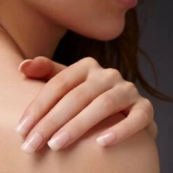 KISS - NUDE RECHT KUNSTNAGELS - Nepnagels -Glam Make-up Verkoop 1200x1200 526