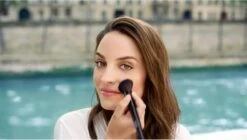 Bourjois - Delice De Poudre Bronzing Powder Browning Powder 52 16.5G 14 Bourjois - Delice De Poudre Bronzing Powder Browning Powder 52 16.5G -Glam Make-up Verkoop 1200x679 2