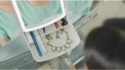 Merkloos Make-up Organizer Met Spiegel En LED Van METU-Online - Make Up Opberger - Make Up Spiegel Met Led Lamp - Makeup Opbergdoos - Make-up Spiegel Wit - Make Up Spiegel Met Verlichting En Usb - Make Up Koffer - Make Up Tafel - Make Up Organizer -Glam Make-up Verkoop 1200x680 5