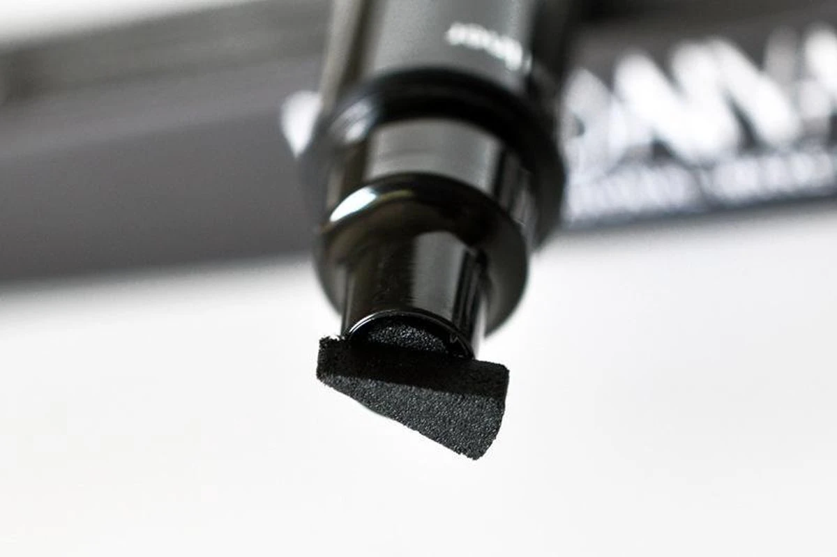 HANDAIYAN® | Eyeliner Met Wing Stempel | Zwarte Oog Stempel | 2 In 1 Eyeliner | Eyeliner Tool | Wing Eyeliner | Wing Stamp | 2 Stuks Per Verpakking 8 HANDAIYAN® | Eyeliner Met Wing Stempel | Zwarte Oog Stempel | 2 In 1 Eyeliner | Eyeliner Tool | Wing Eyeliner | Wing Stamp | 2 Stuks Per Verpakking - Afbeelding 8