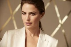 Max Factor Miracle Second Skin Foundation - 06 Golden Medium 14 Max Factor Miracle Second Skin Foundation - 06 Golden Medium -Glam Make-up Verkoop 1200x800 19