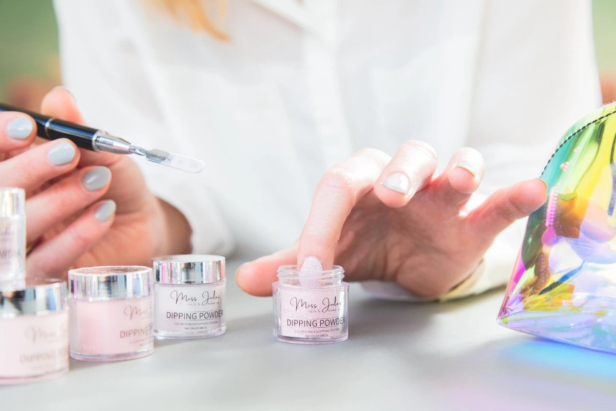 Miss Jules® Complete Set - Dipping Powder Starters Kit - 6 Kleuren Roze - Acryl Nagels Starterspakket 4 Miss Jules® Complete Set - Dipping Powder Starters Kit - 6 Kleuren Roze - Acryl Nagels Starterspakket - Afbeelding 4