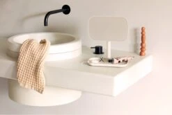 Brabantia ReNew Make-up Spiegel - Met Accessoireschaal - Soft Beige 22 Brabantia ReNew Make-up Spiegel - Met Accessoireschaal - Soft Beige -Glam Make-up Verkoop 1200x808 4