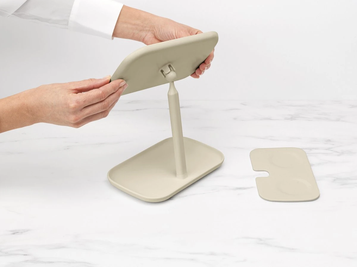 Brabantia ReNew Make-up Spiegel - Met Accessoireschaal - Soft Beige 17 Brabantia ReNew Make-up Spiegel - Met Accessoireschaal - Soft Beige - Afbeelding 17