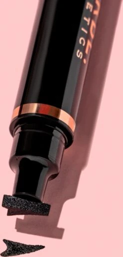 MARBL. Cosmetics - Easy Wing - Eyeliner Stempel - 8mm - Waterproof - Vlekproof - Vegan - Dierproefvrij -Glam Make-up Verkoop 577x1200 2