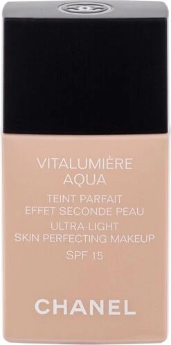 Uitgelichte producten 19 Chanel Vitalumiere Aqua Foundation - 30 Beige - SPF15 - 30 Ml