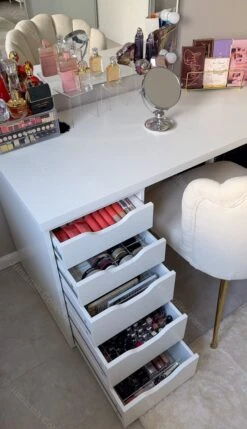 Jumanah® Collections - "Sorted" Large Lip Set - Make Up Organizer - Ladeverdeler - Lade Organizer - Transparant - Acryl - Kunststof - Ikea Alex 5 Ladeblok 14 Jumanah® Collections - "Sorted" Large Lip Set - Make Up Organizer - Ladeverdeler - Lade Organizer - Transparant - Acryl - Kunststof - Ikea Alex 5 Ladeblok -Glam Make-up Verkoop 691x1200 5