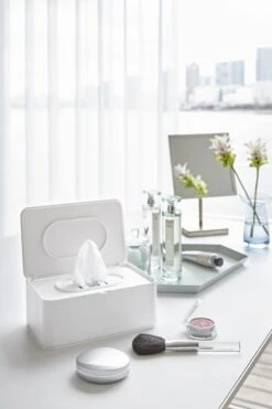Yamazaki Bakje Voor Vochtige Doekjes - Wit - Met Deksel 23 Yamazaki Bakje Voor Vochtige Doekjes - Wit - Met Deksel -Glam Make-up Verkoop 800x1200 34