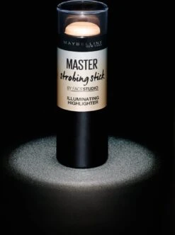 Maybelline Master Studio Strobing Highlighter Stick - 100 Light 16 Maybelline Master Studio Strobing Highlighter Stick - 100 Light -Glam Make-up Verkoop 892x1200 4