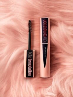 Maybelline Total Temptation Mascara - Zwart 21 Maybelline Total Temptation Mascara - Zwart -Glam Make-up Verkoop 900x1200 31