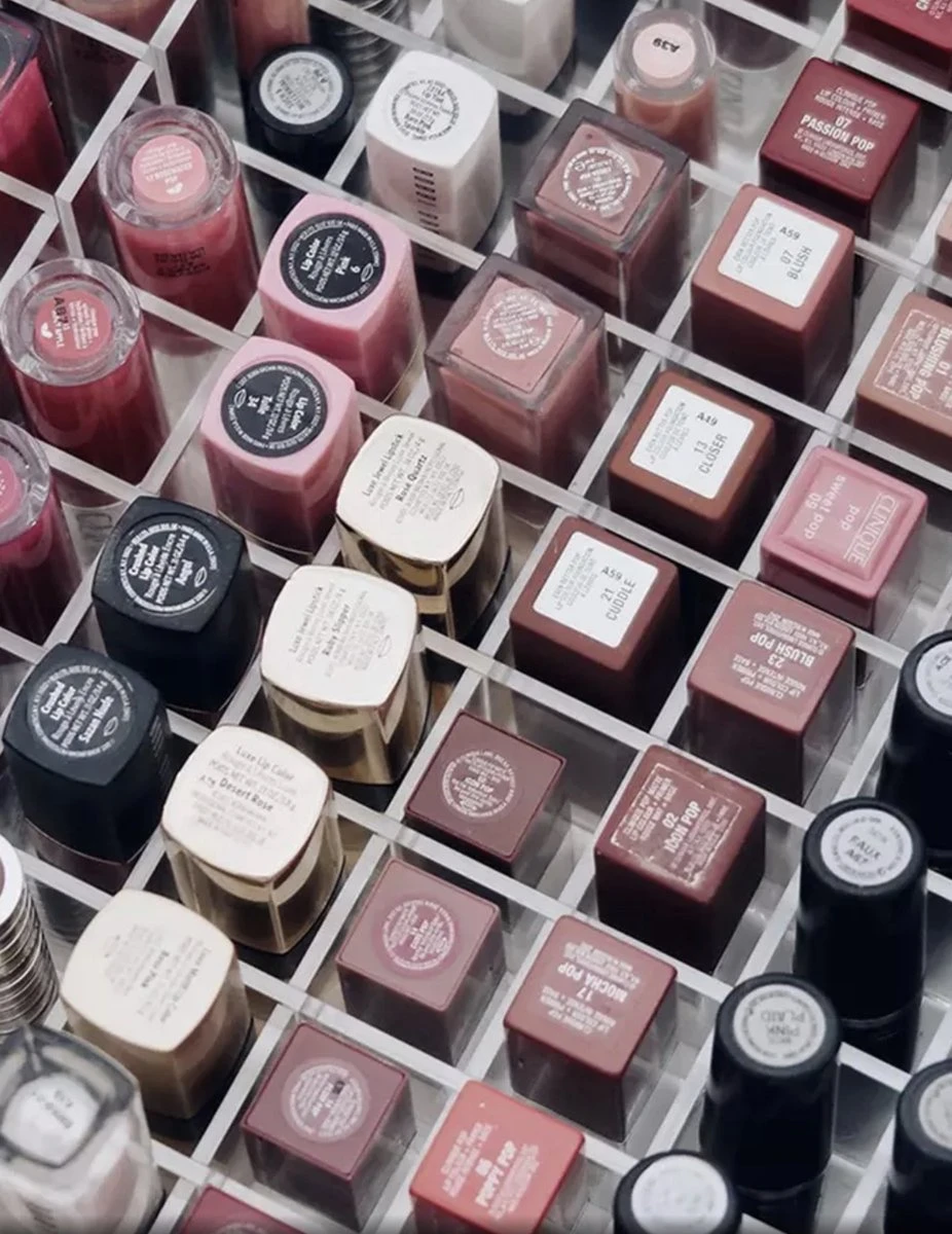 Jumanah® Collections - "Sorted" Large Lip Set - Make Up Organizer - Ladeverdeler - Lade Organizer - Transparant - Acryl - Kunststof - Ikea Alex 5 Ladeblok 3 Jumanah® Collections - "Sorted" Large Lip Set - Make Up Organizer - Ladeverdeler - Lade Organizer - Transparant - Acryl - Kunststof - Ikea Alex 5 Ladeblok - Afbeelding 3