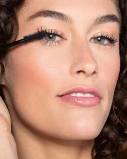 ILIA Beauty - Mascara After Midnight -Glam Make-up Verkoop 960x1200 20