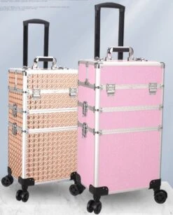 Kapper Koffer Gouden Kleur | Nagel | Visagist | Make-up | Cosmetica | Schminken | Trolley Stevig En Gemaakt Van Aluminium | 3 Delig | 8 Wielen | Bedekt Met Mooie Diamantjes -Glam Make-up Verkoop 967x1200 2